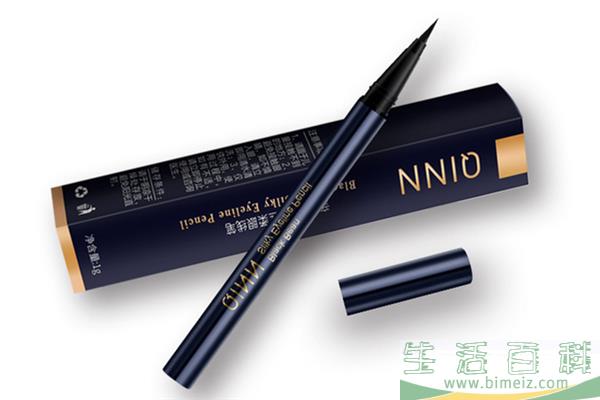 眼线笔要用卸妆水还是卸妆油 眼线笔用什么擦掉