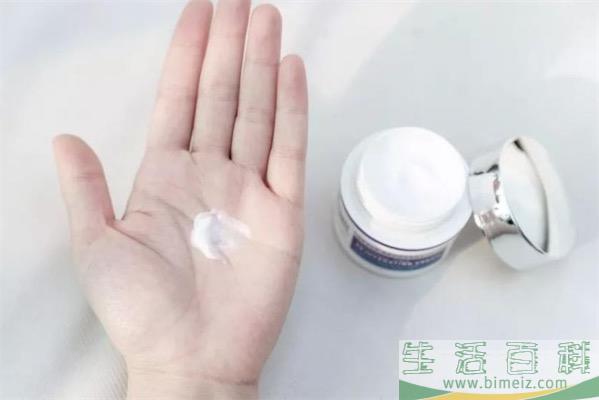 卸妆膏和卸妆油哪个好用_卸妆膏和卸妆油的区别
