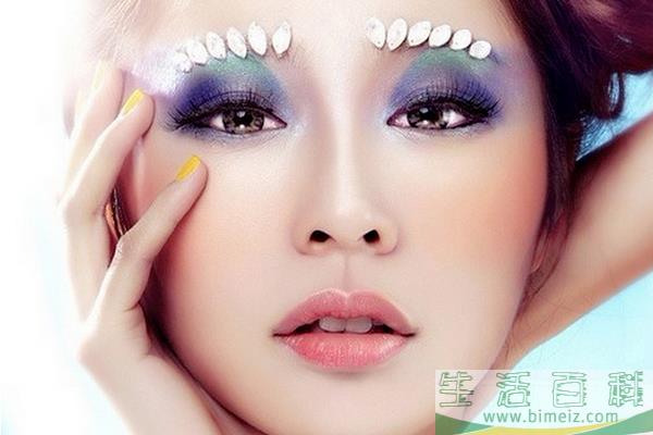 单眼皮如何画烟熏妆 烟熏妆配什么腮红好看