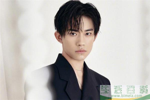 湿发造型怎么弄 湿发发型用什么弄的