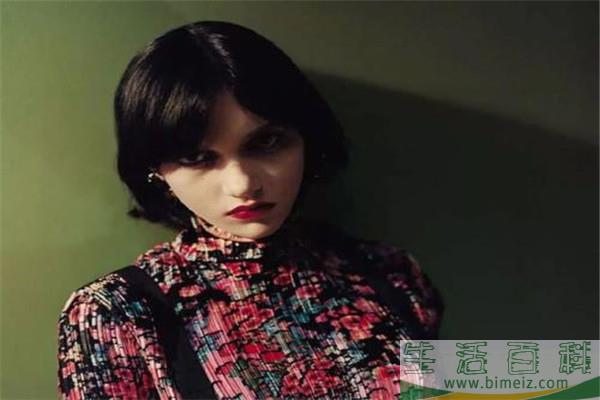 厌世少女脸适合什么妆容_适合什么发型