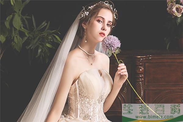 婚纱配什么发型好看 穿婚纱适合什么发型