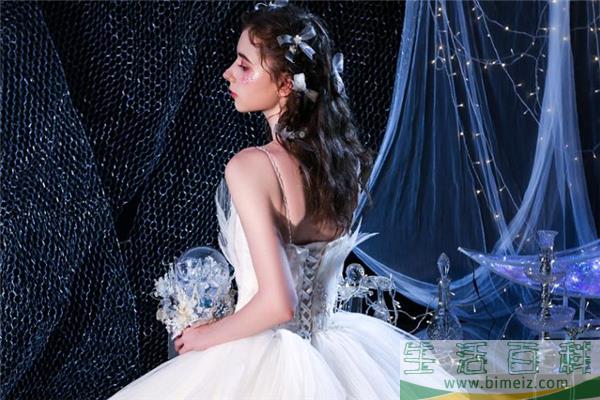 婚纱配什么发型好看 穿婚纱适合什么发型