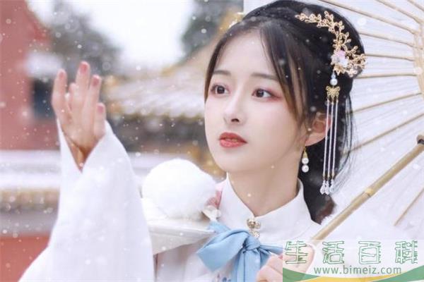 汉服配什么发型好看 穿汉服适合什么样的发型