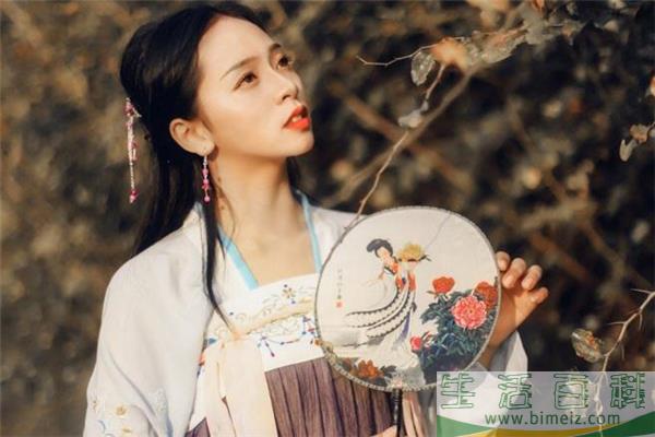 汉服配什么发型好看 穿汉服适合什么样的发型