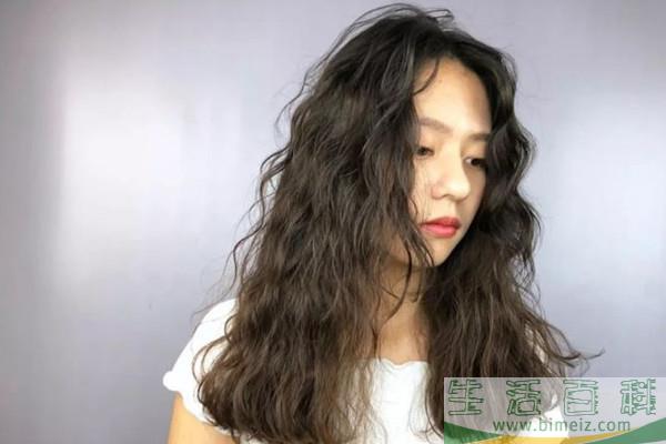 烫羊毛卷要具备哪些条件 什么样的发质适合羊毛卷