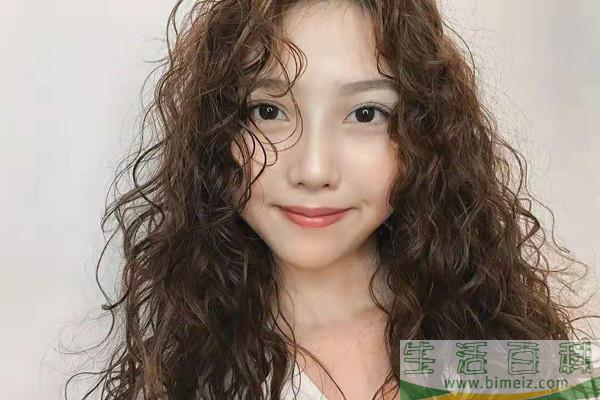 烫羊毛卷要具备哪些条件 什么样的发质适合羊毛卷