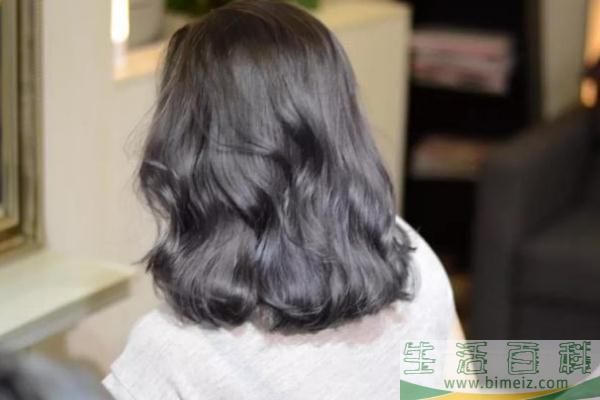 冷烫完头发几天可以洗头 烫发对头皮的伤害是永久的吗