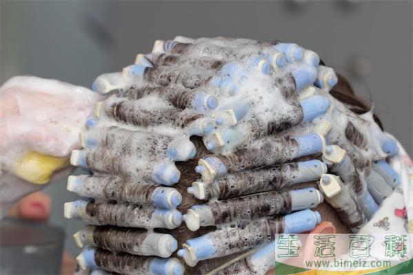 烫发和染发可以同时进行吗_烫发好染发哪个价钱贵