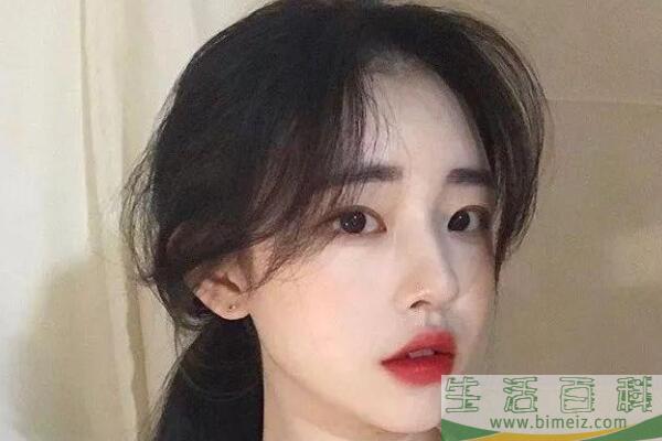 八字刘海怎么吹才好看