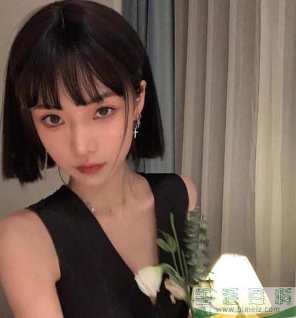 氛围感美女发型 2020最流行的发型