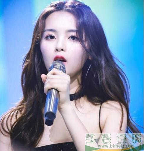 氛围感美女发型 2020最流行的发型