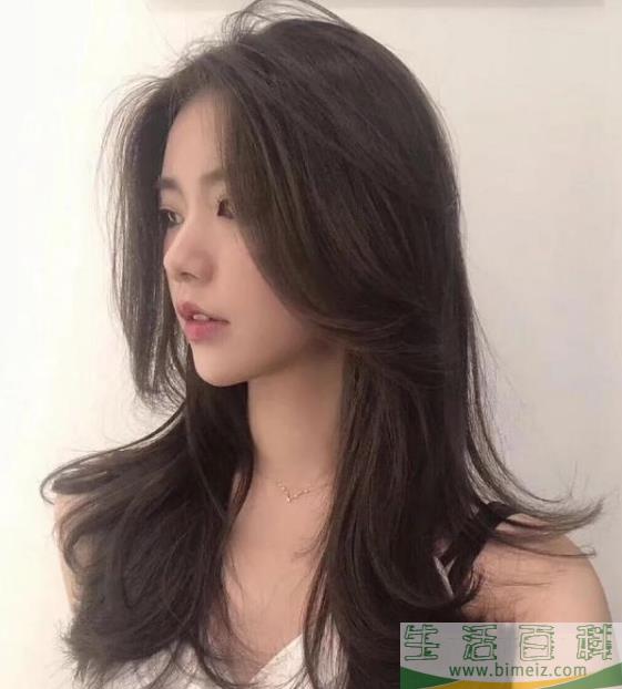 氛围感美女发型 2020最流行的发型