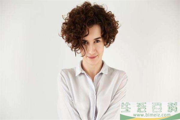 自来卷是什么原因造成的 自来卷怎么永久变直