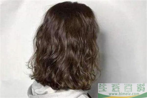 如何烫出好看的羊毛卷？羊毛卷烫成了爆炸头如何补救