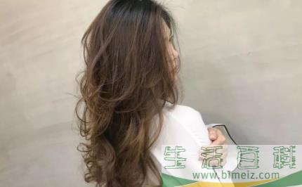 孕期做头发用了药水有影响吗1