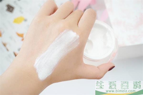 素颜霜和隔离霜那个先涂？素颜霜使用后需要卸妆吗？