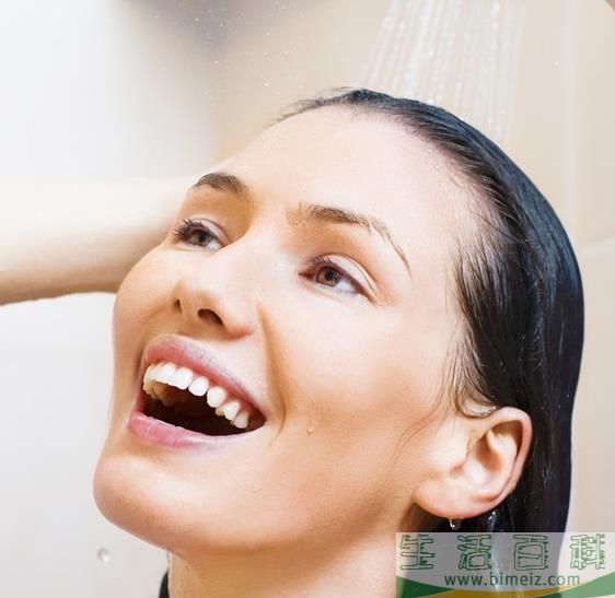来大姨妈了洗澡如何正确洗 月经期洗澡这样洗才对了