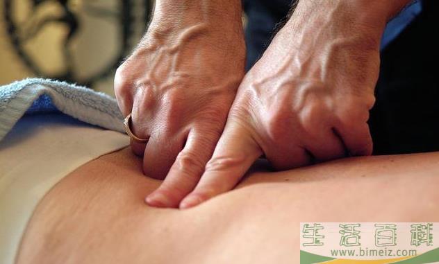 腰肌劳损有哪些症状 怎么缓解腰肌劳损疼痛