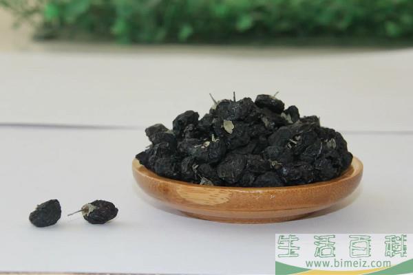 黑枸杞要洗了在泡吗 黑枸杞用多少度的水泡