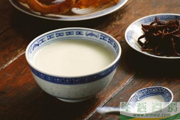 豆汁是凉性的还是热性的 豆汁是哪里的小吃