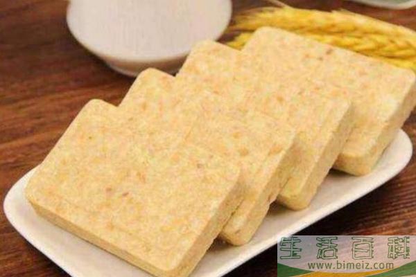 压缩饼干一次吃多少比较合适 压缩饼干为什么抗饿
