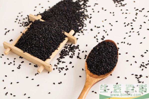 黑芝麻清洗会掉色吗 黑芝麻怎么看染没染色