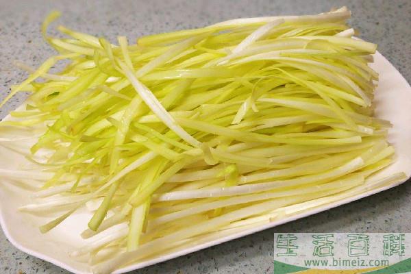 韭黄的营养价值比韭菜高吗 韭黄适合什么季节吃