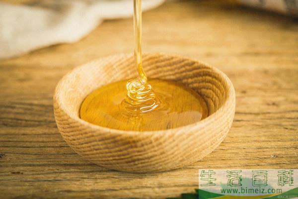 蜂蜜泡水喝是用开水吗 蜂蜜泡水喝有什么作用