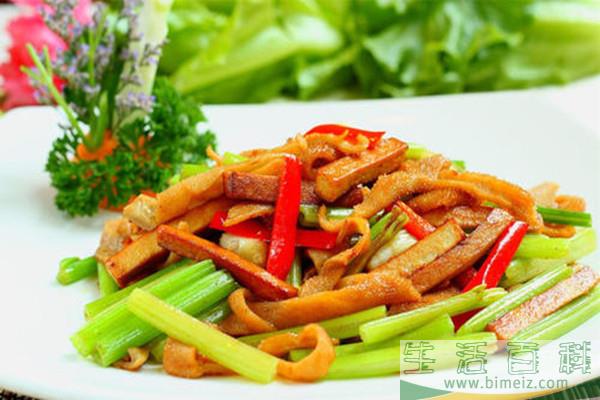 芹菜炒豆干怎做好吃 芹菜炒豆干的技巧