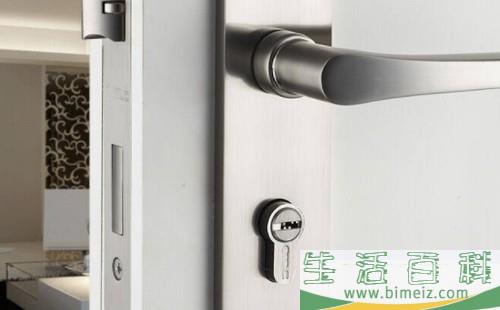 卧室门被反锁怎么办【卧室门被反锁开锁妙招】