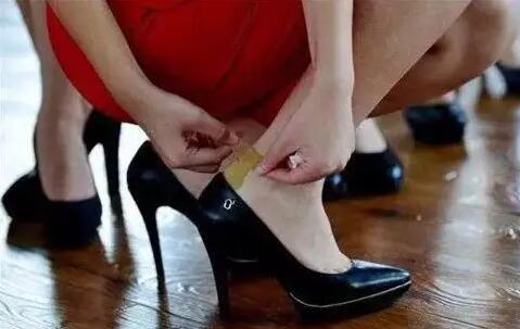 鞋子磨脚怎么办？鞋子大了怎么办？