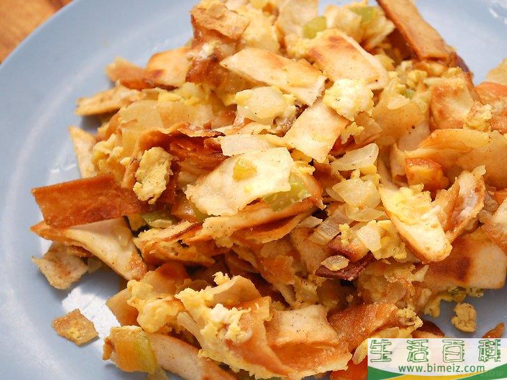 怎么做炸玉米蛋饼（Migas）