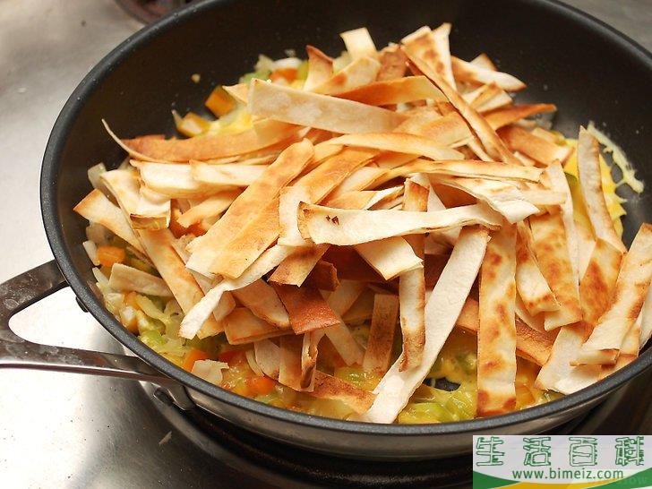 怎么做炸玉米蛋饼（Migas）