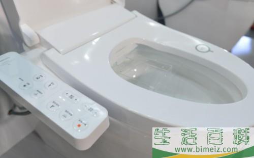 科勒智能马桶盖漏水怎么回事-可能是水箱配件老化